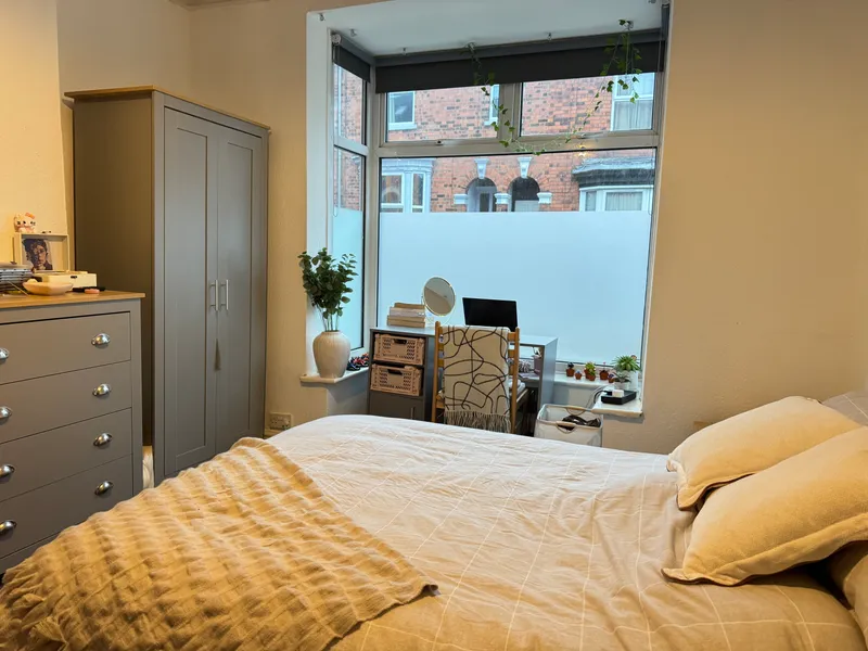 4 bed // 4 Bath // July 2026 - Image 6